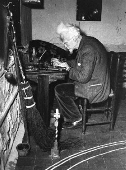 image de gerald gardner sur son siege